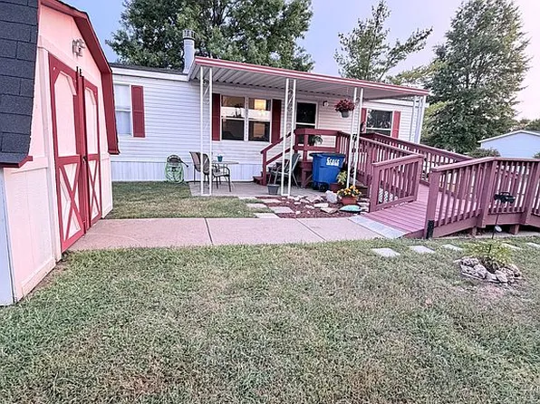 16 Painted Pony Dr, Ofallon, MO 63366