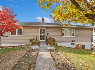 3 Maple Ter, Naugatuck, CT 06770