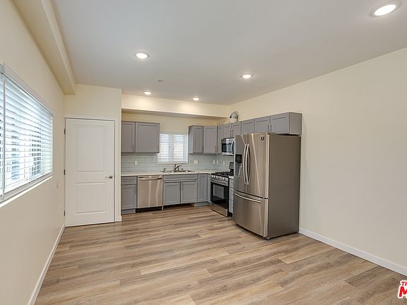 4th image of 6031 Craner Ave
