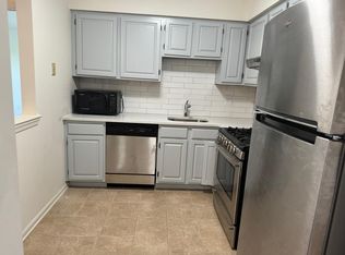 1131 Waterford Dr, Edison, NJ 08817