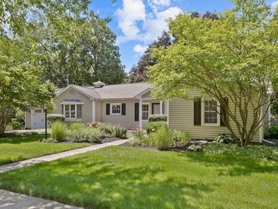24 School St, Geneva, IL, 60134