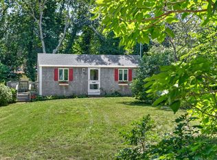 52 Summer St, Tisbury, MA 02568