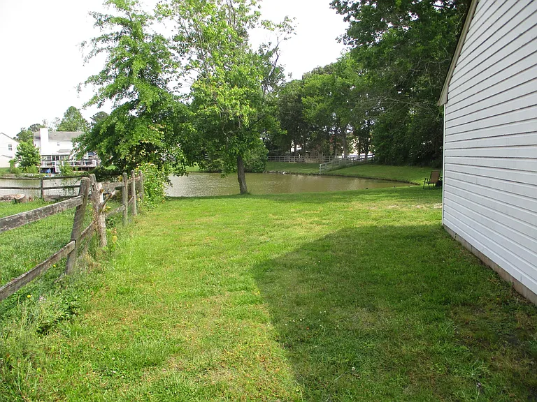 933 Fairborn Cir — Photo 3