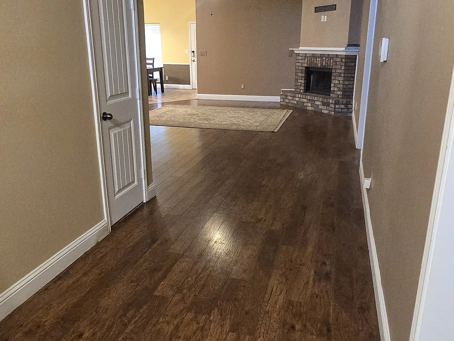 3 bed, 2104 sqft, $3,175 — Photo 3