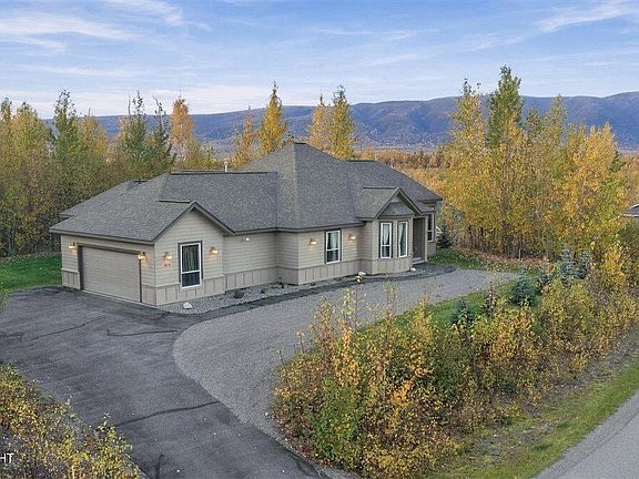 3rd image of 2510 N Merissas Way
