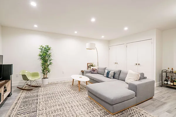 Sold by Compass | media 9