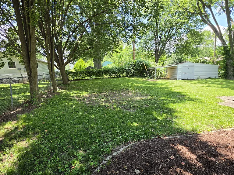 1223 Esterling Dr — Photo 21