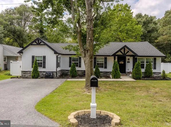 22 Brookfield Rd, Pasadena, MD 21122