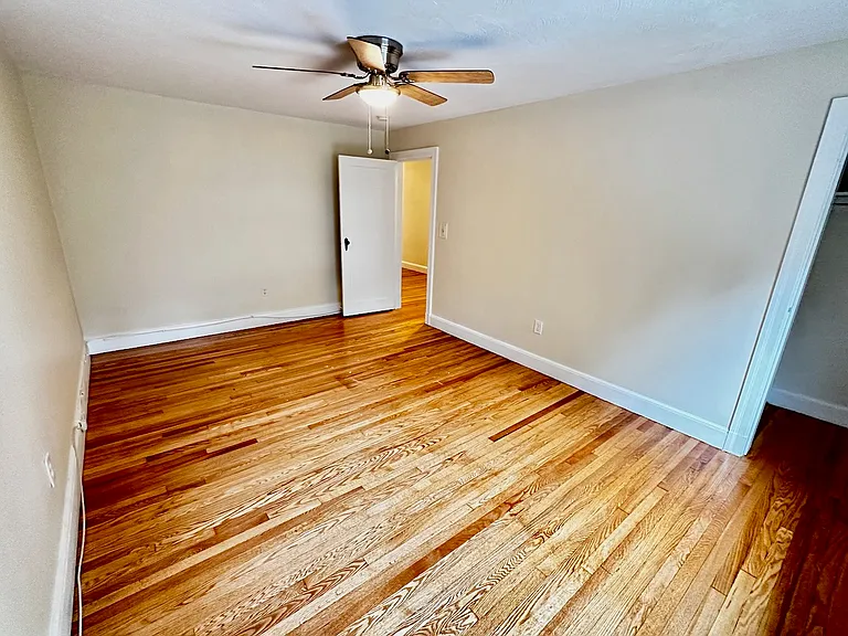 27 Heath St #2 — Photo 11