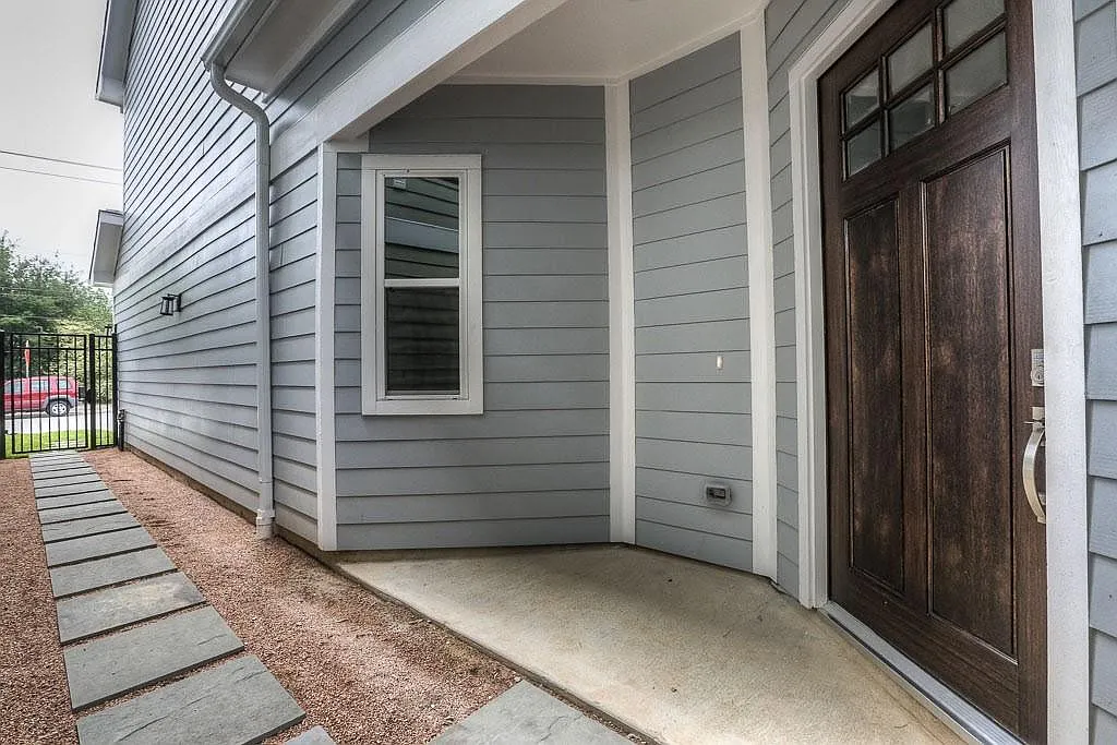 4 bed, 3.0 bath, 2489 sqft, $3,600 — Photo 3