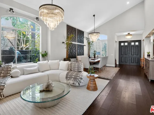 5018 S Chariton Ave, Los Angeles, CA 90056