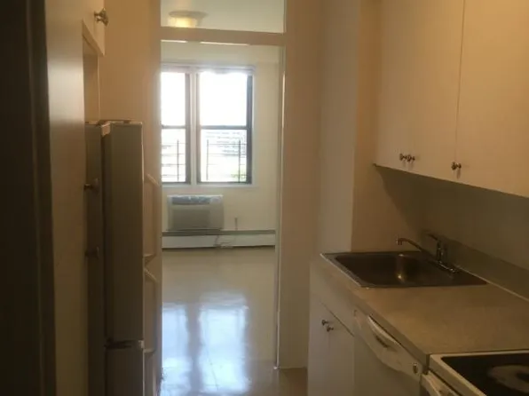 5533 96th St, Corona, NY 11368