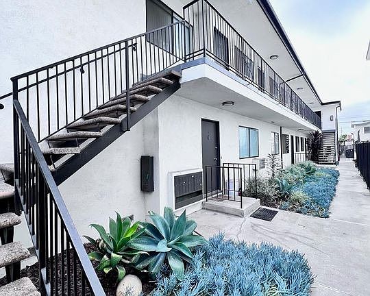 2nd image of 12716 Venice Blvd APT 9