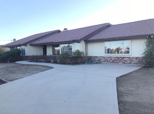 7820 Coyote Trl, Oak Hills, CA 92344