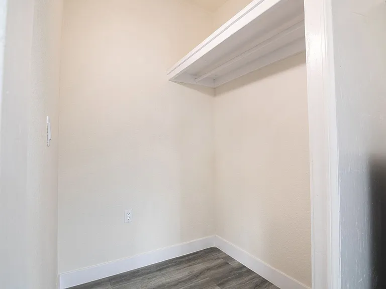 27th Street Studios and One Bedrooms — Photo 23