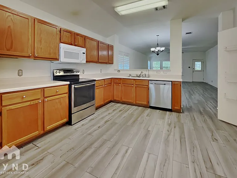 4611 Echo Lake Dr — Photo 7