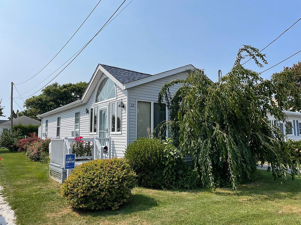 1st image of 32 Crandall Ave