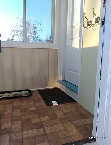 1644 Meriden Ave — Photo 4
