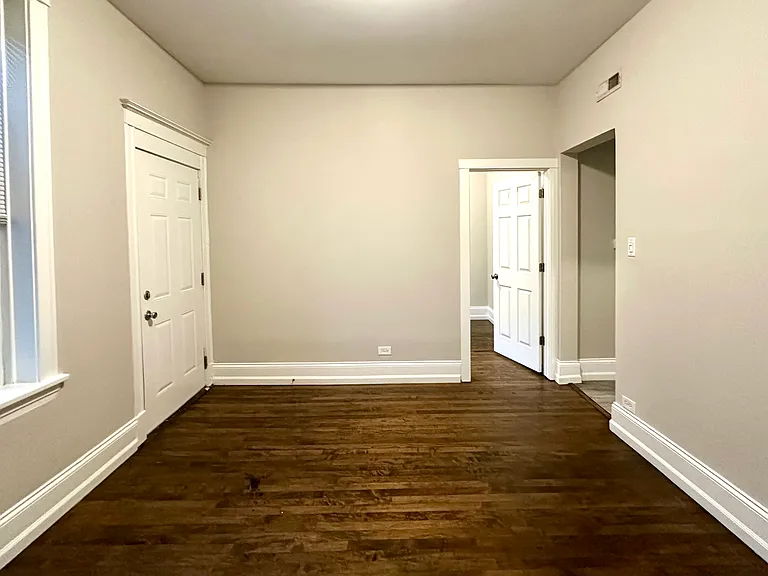 909 N Leavitt St #2R — Photo 7