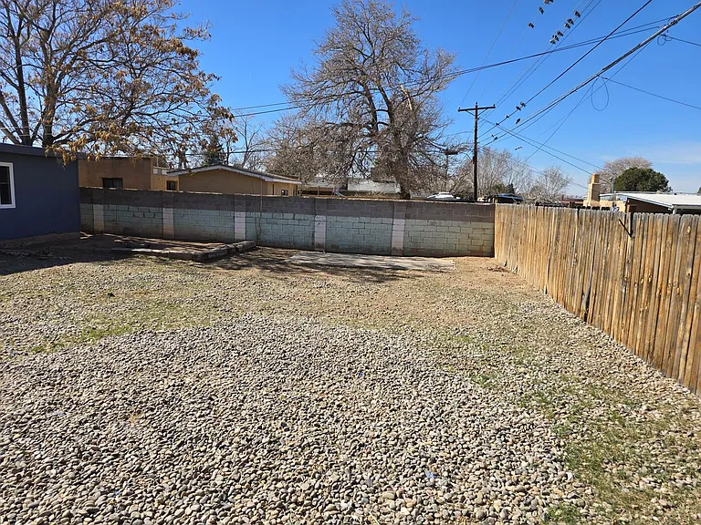 4811 Comanche Rd NE — Photo 31