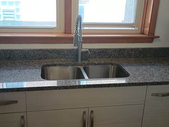 2nd image of 4936 Greenwood Ave #1