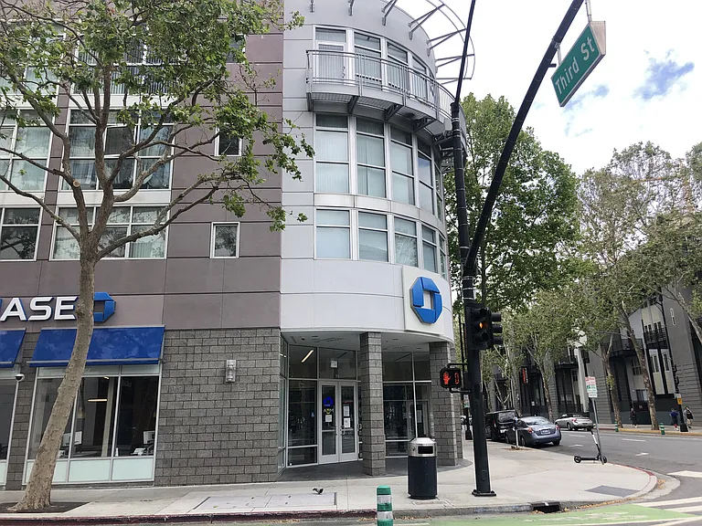 33 South Third — Photo 13
