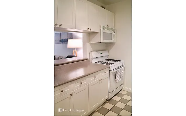 Rented by Douglas Elliman | media 6