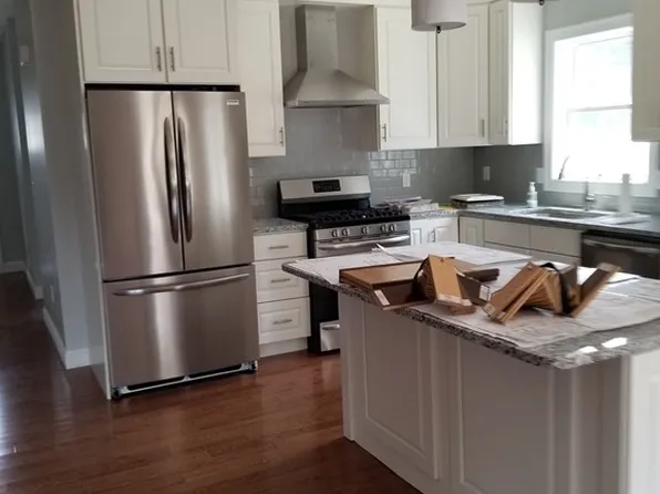 18 Country Club Blvd #2, Dudley, MA 01571