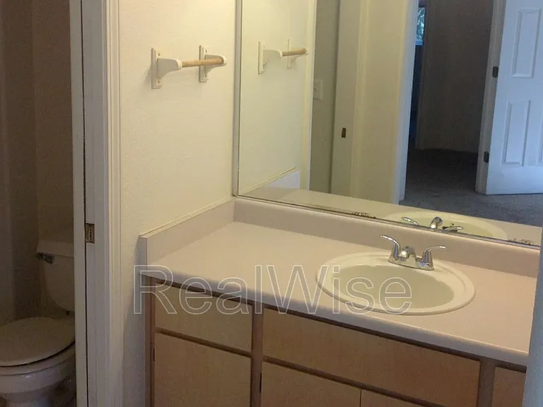 804 Corey Dr — Photo 18