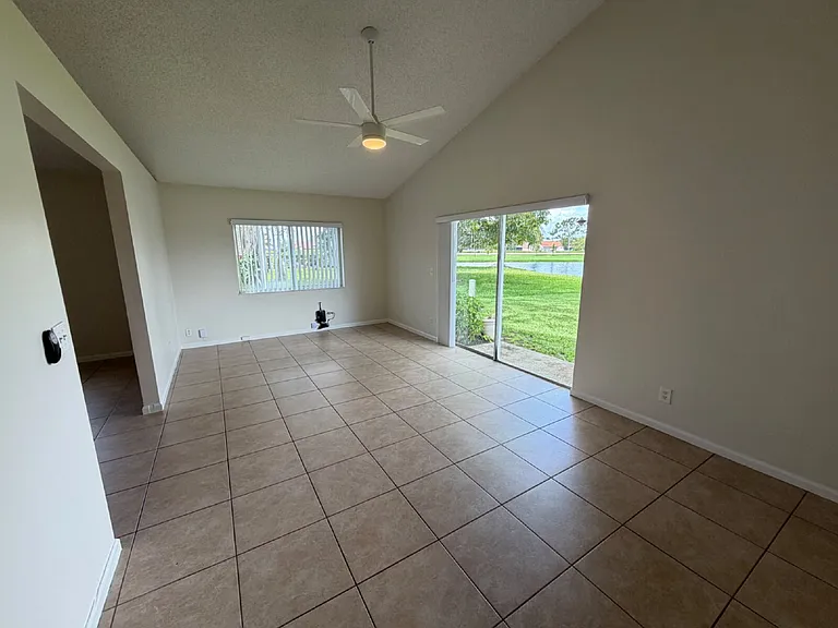 8657 Rosalie Ct — Photo 20