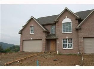 1543 Staunton Dr, Coraopolis, PA 15108