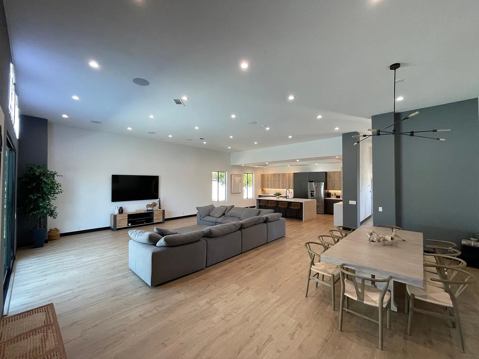 5 bed, 3400 sqft, $15,000 — Photo 3