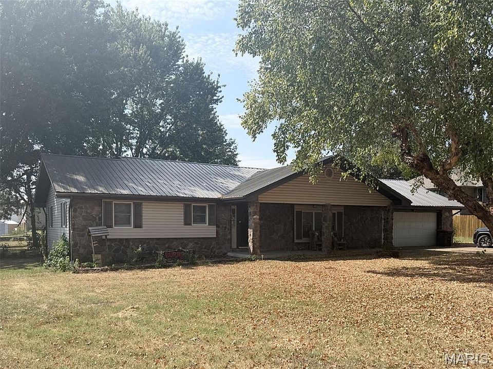1st image of 230 Planeview Ave