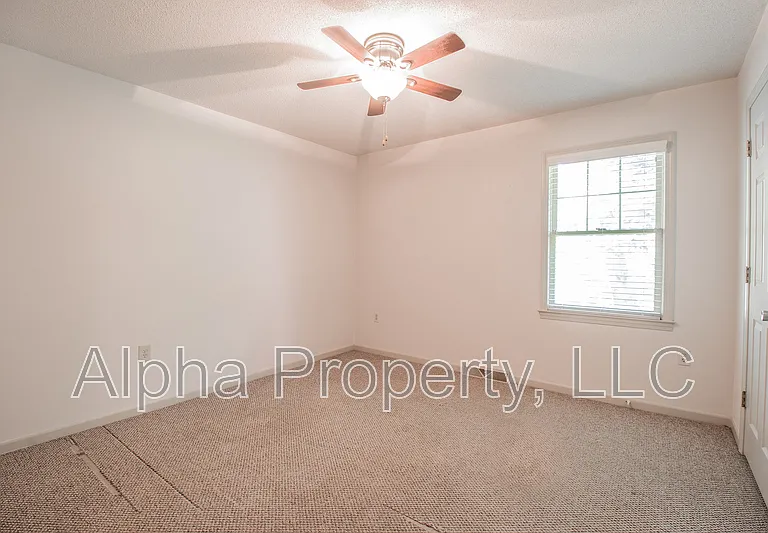 102 Ticonderoga Dr — Photo 15