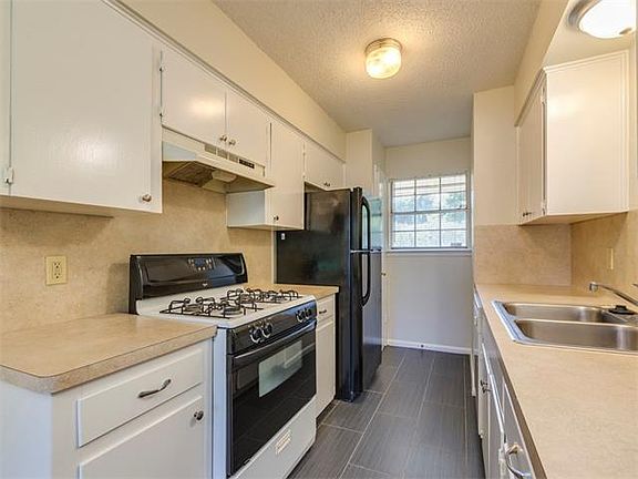 4th image of 5806 Cedardale Dr