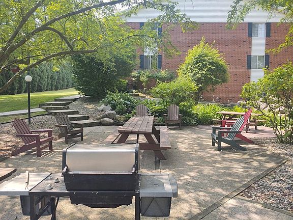 4th image of 255 Elmwood Ave APT 304