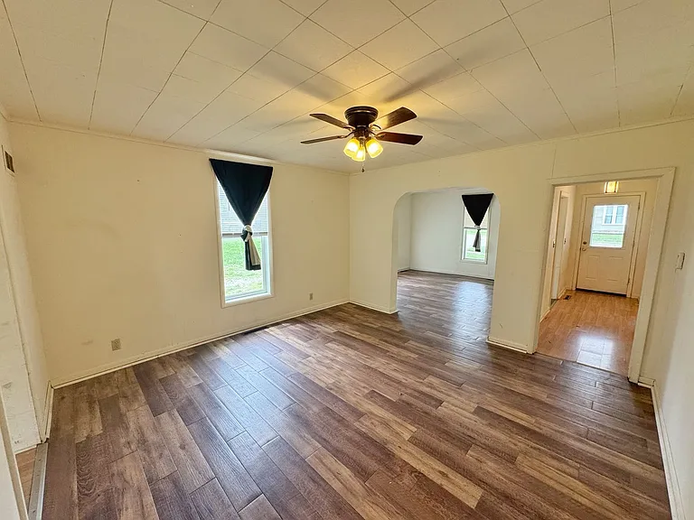 312 Jackson St — Photo 8