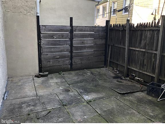 5th image of 173 W Girard Ave