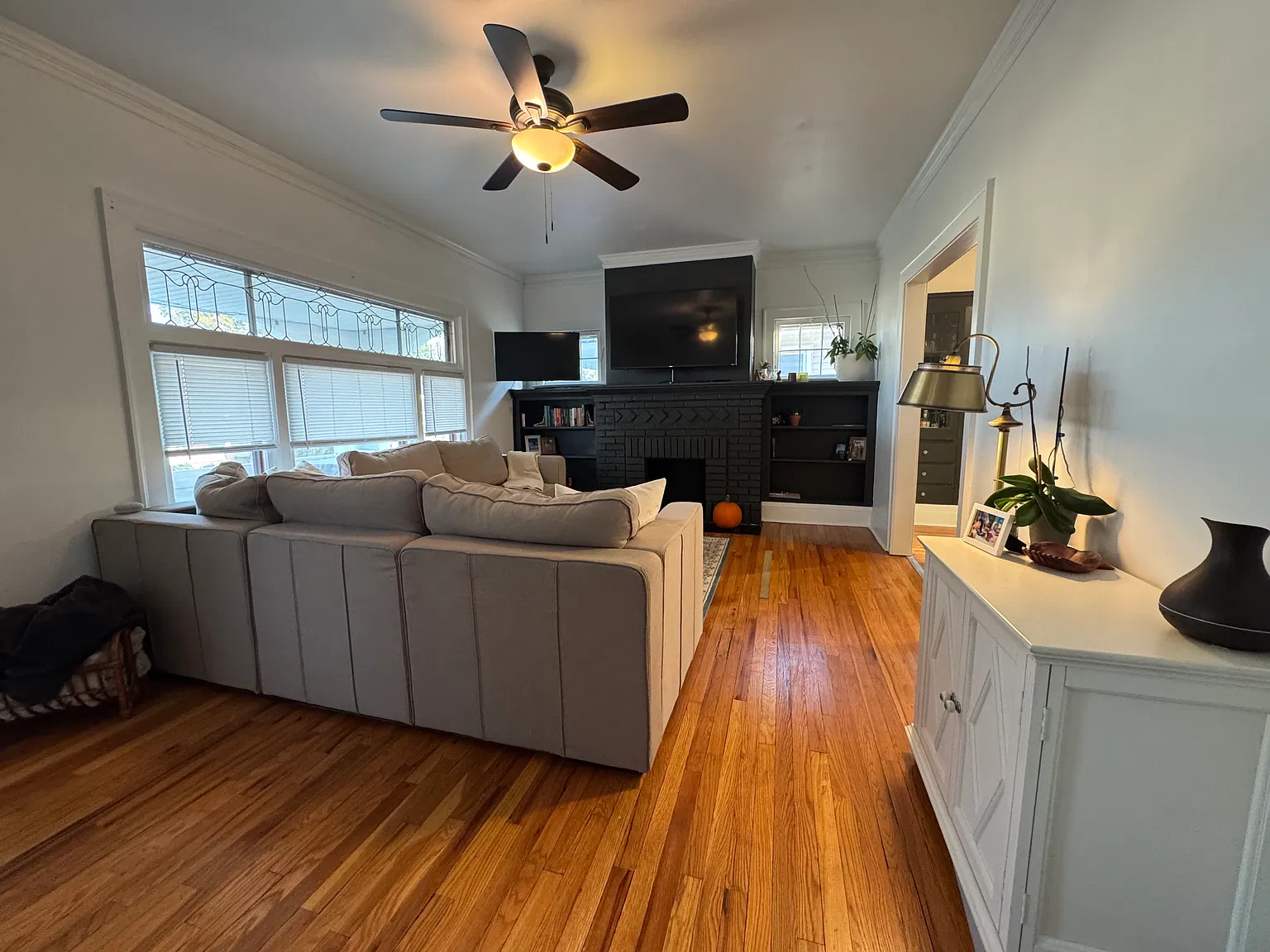 3 bed, $2,225 — Photo 3