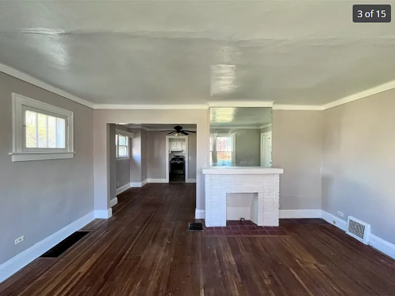2126 Joffre St — Photo 2