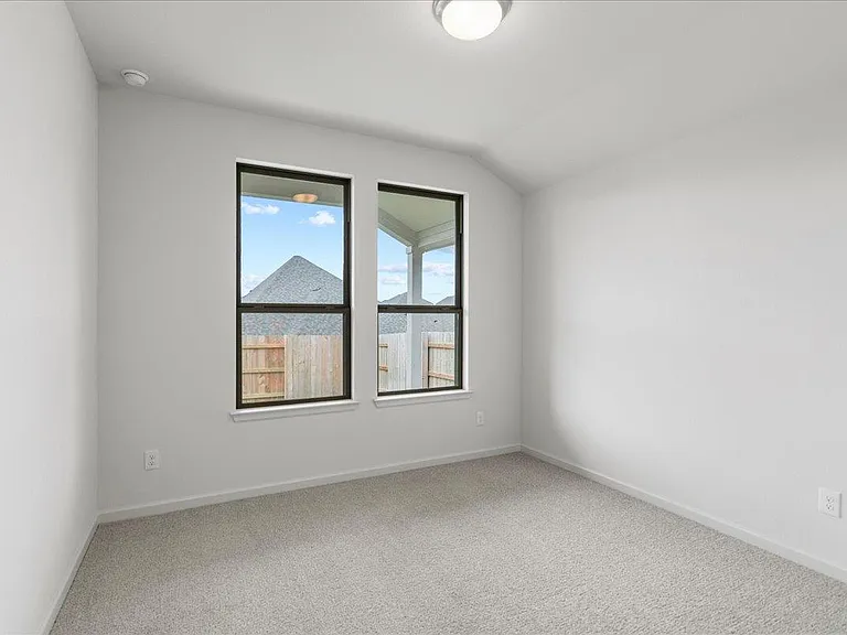 154 Blackborrow Dr — Photo 29