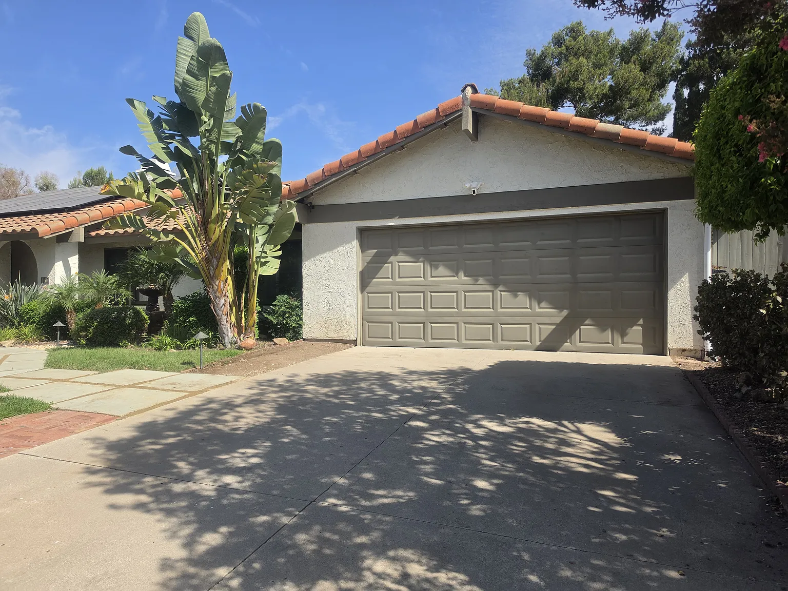 3 bed, 1655 sqft, $4,900 — Photo 2