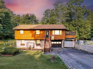 1262 Lace Dr, East Stroudsburg, PA