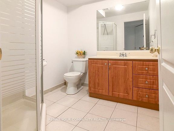 5th image of 57 Old Orchard Cres