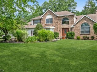 72 Ichabod Crane Ln, Belle Mead, NJ 08502