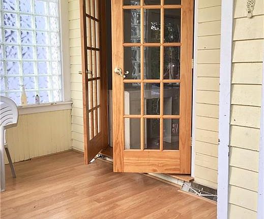 4th image of 188 E Delavan Ave