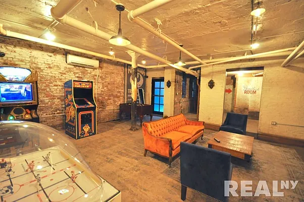 Rented by REAL New York | media 52
