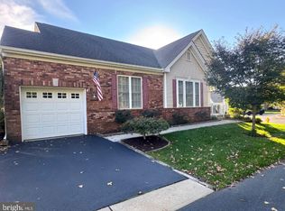 52 Goldfinch Dr, Hamilton, NJ 08690