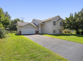 4003 Willowwood St SE, Prior Lake, MN 55372
