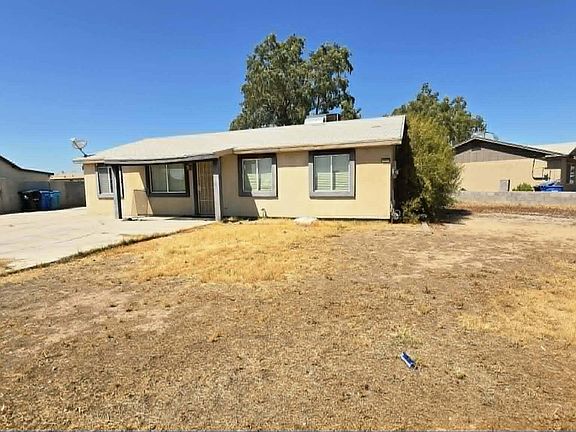 3rd image of 8220 W MEADOWBROOK Avenue